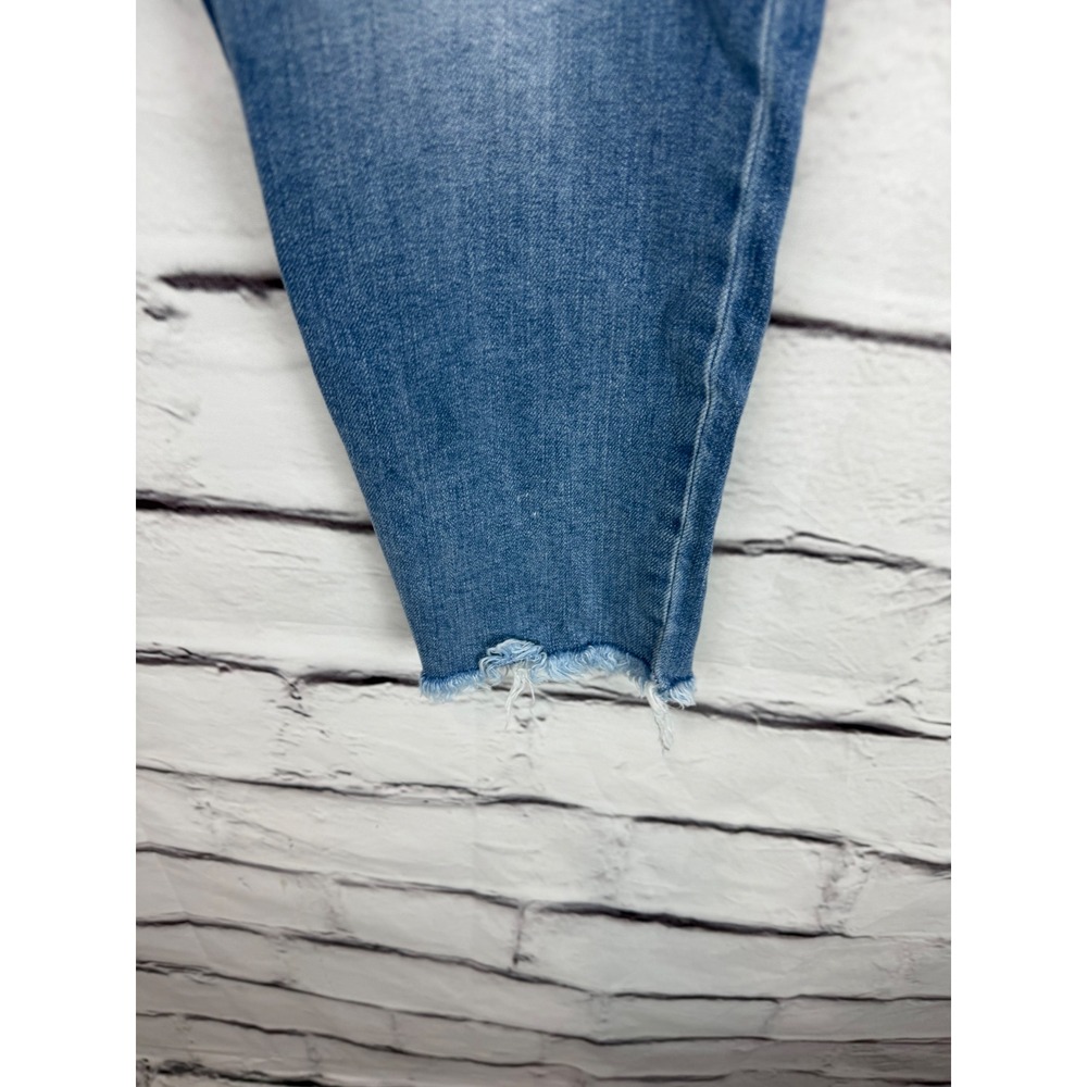 Liverpool Los Angeles Womens Frayed Hem Cropped Jeans Medium Wash Blue Size 8/29 - Picture 3 of 9